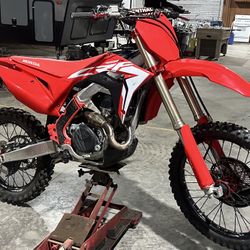 2019 450R HONDA DIRTBIKE