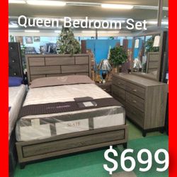 😍 Queen Bedroom Set 