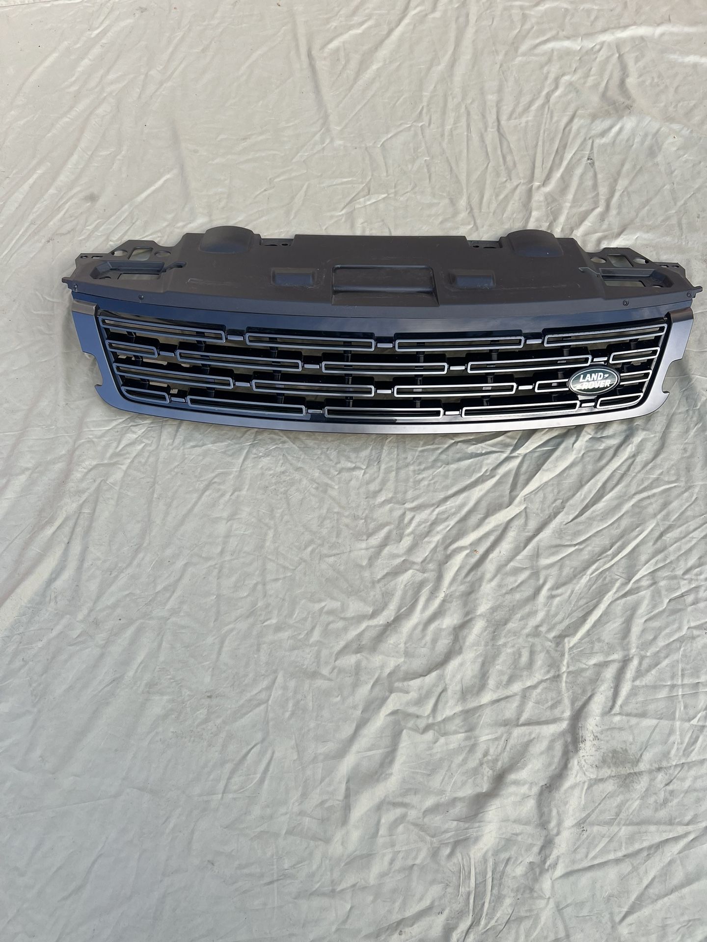 Range Rover Sport Front Bumper Center Grille Assembly 2023 2024 2025 OEM