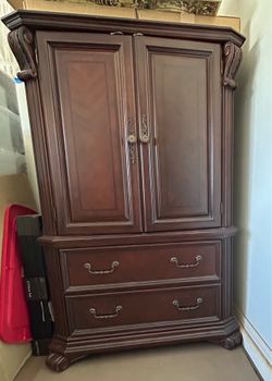 Armoire /TV entertainment cabinet