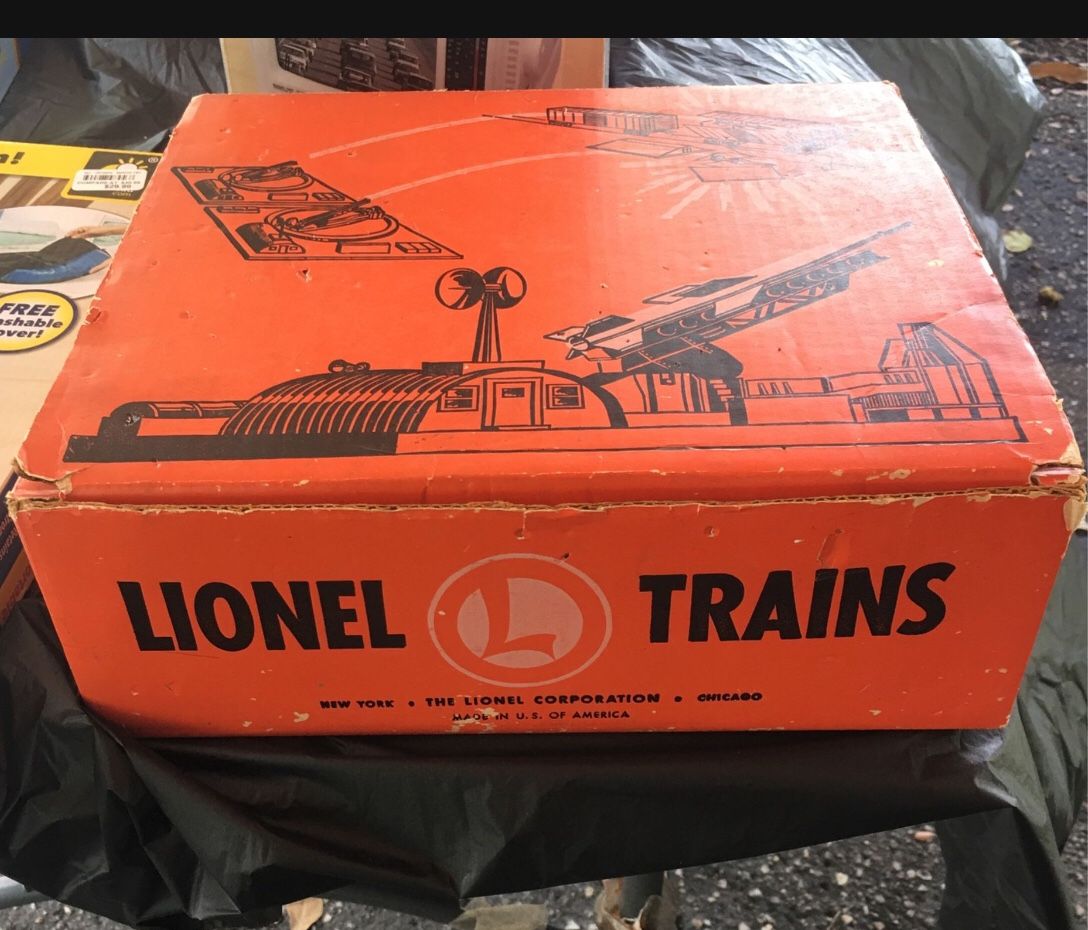 Lionel train missile launcher