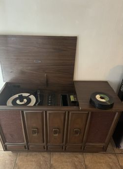 Vintage Zenith Record Player
