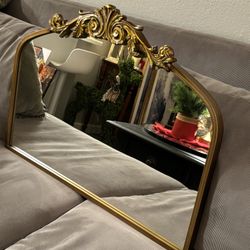 Hasipu Brand-Arched Gold Mirror 28“ X 20“