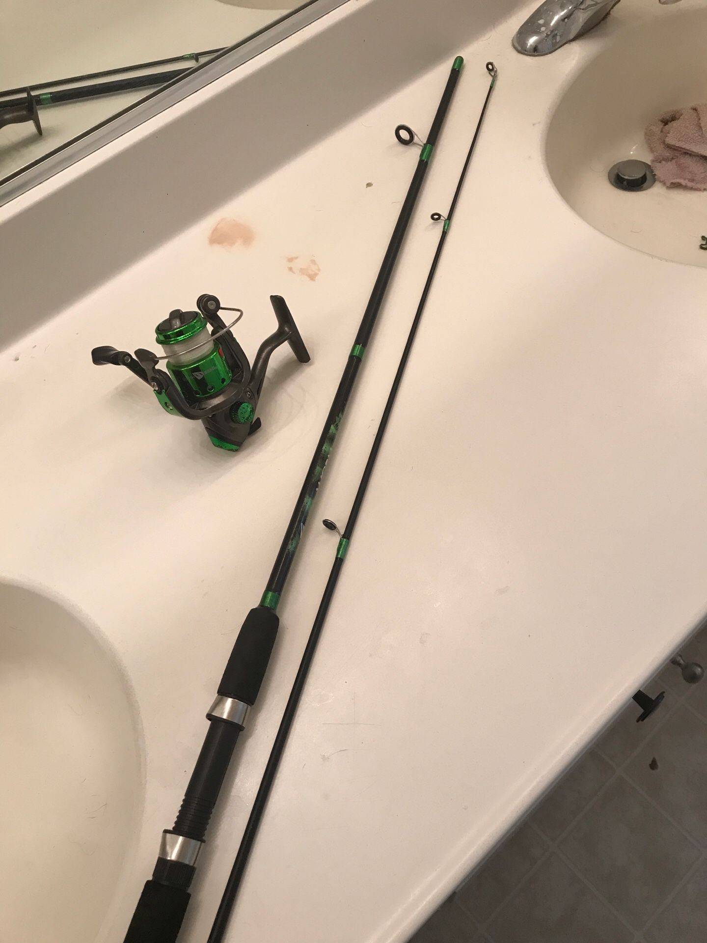 Fishing Rod-Left Handed GEARworm Black and Green 5’6” Spinning Reel Combo