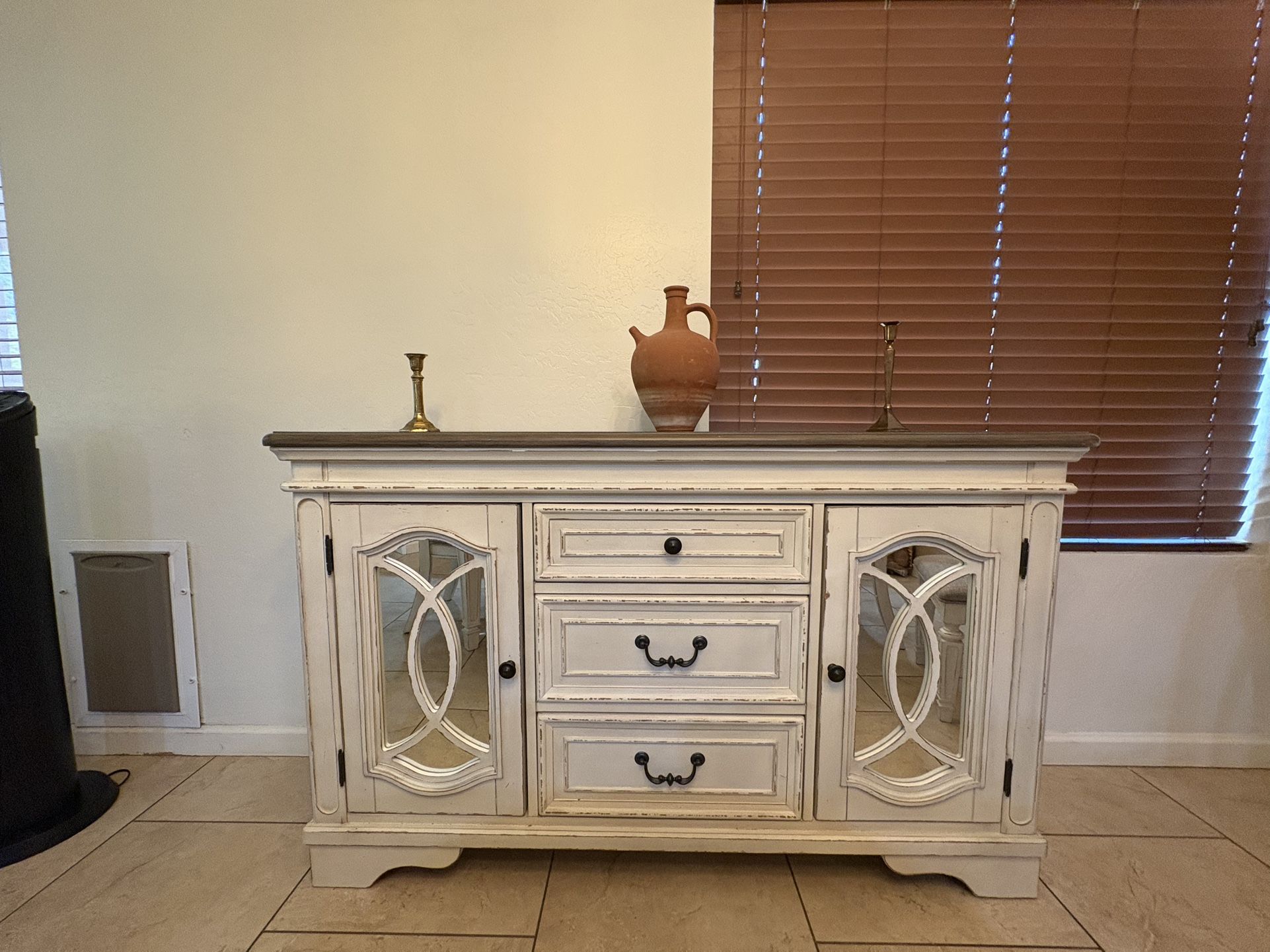 Beautiful Dining Server - Like new