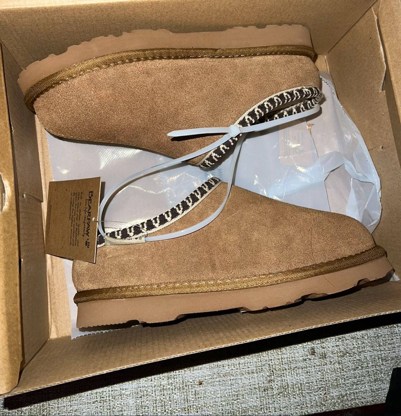 Bear Paw Size 6 Brand New