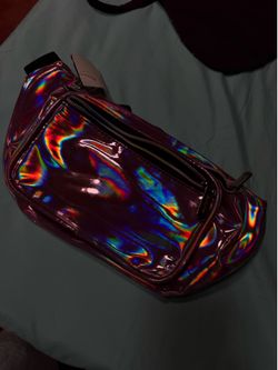 NEW Holographic Fanny Pack ✨