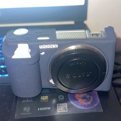 Sony Zv E10 Plus Lense And Accessories For Sale
