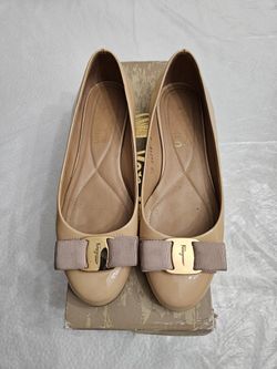 Ferragamo Flats Size 7