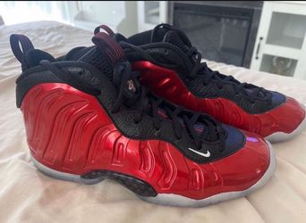 Nike Foamposite metallic shoes/ Size 6.5 Y