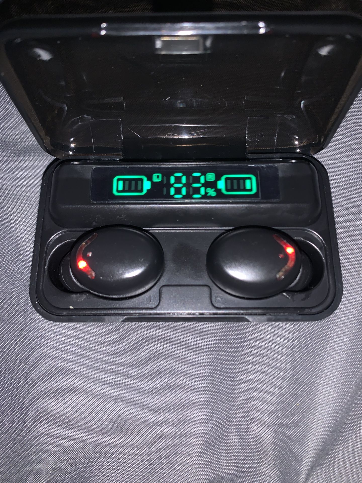 Wireless Earbuds Bluetooth - LED Charging Case - Sweat Resistant - Hi-Fi