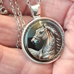 Glass Top Horse Head With Chain