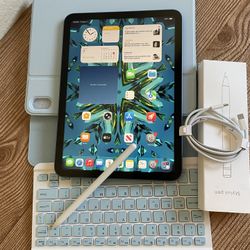 Apple iPad 10th Generation 256GB  With  Keyboard case and Pencil 