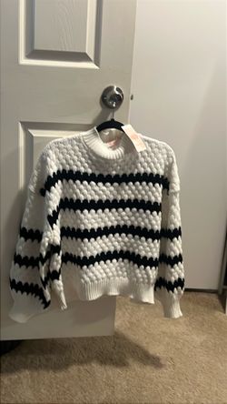 Ladies brand new sweater size Large
