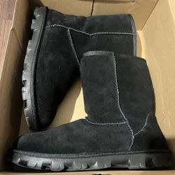 UGG boots 150$