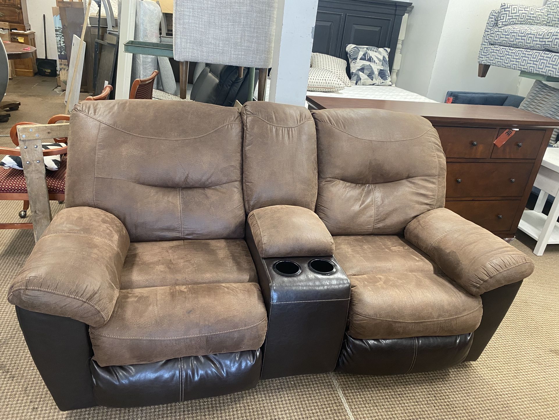 BROWN RECLINING LOVESEAT WITH CONSOLE