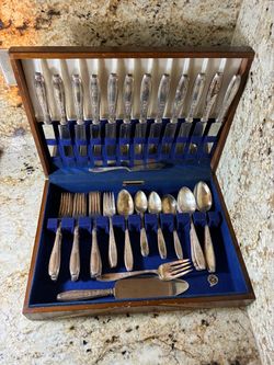 Vintage WM Rogers & Son Ambassador Silverplate 61pc Flatware Set w/ Wood Chest-Service for 12