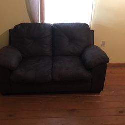 Comfy Couch Only Had It For A Year No Damage Clean