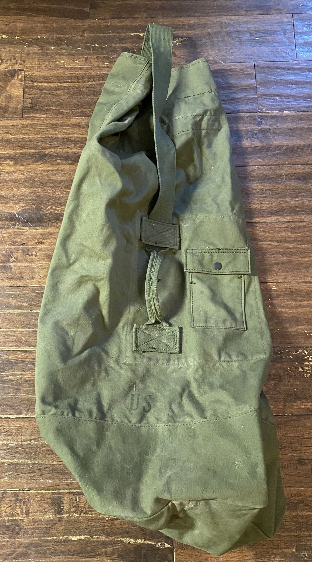 MILITARY DUFFLE BAG