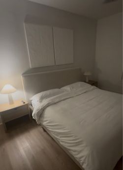 Like new beige king bed