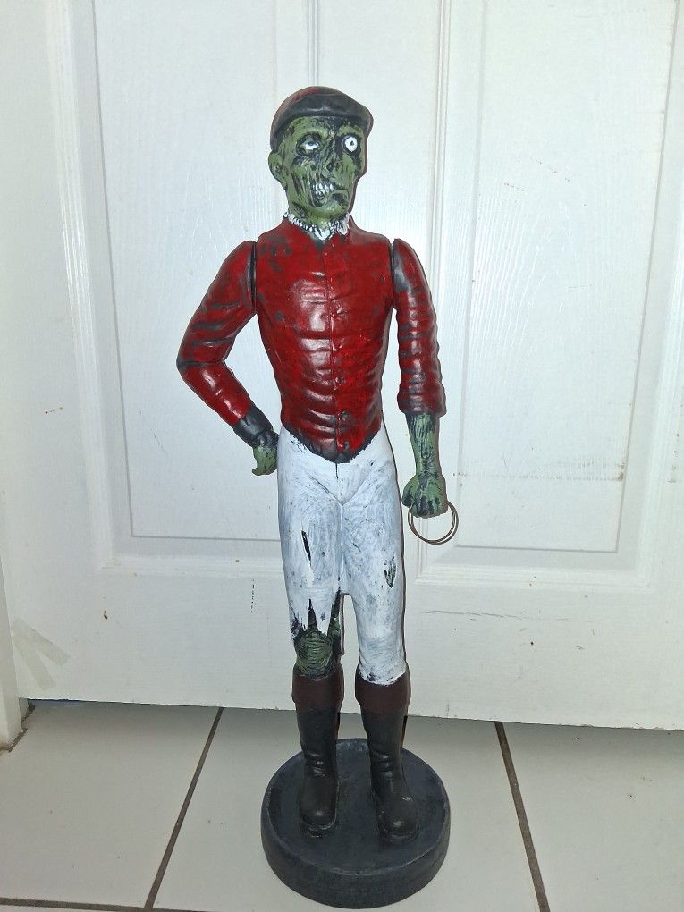 HALLOWEEN 26" plastic zombie decor ONLY $3!