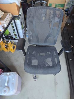 Mesh office chair