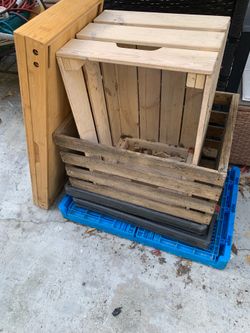2 Wooden crate boxes& 2 collapsible plastic crates