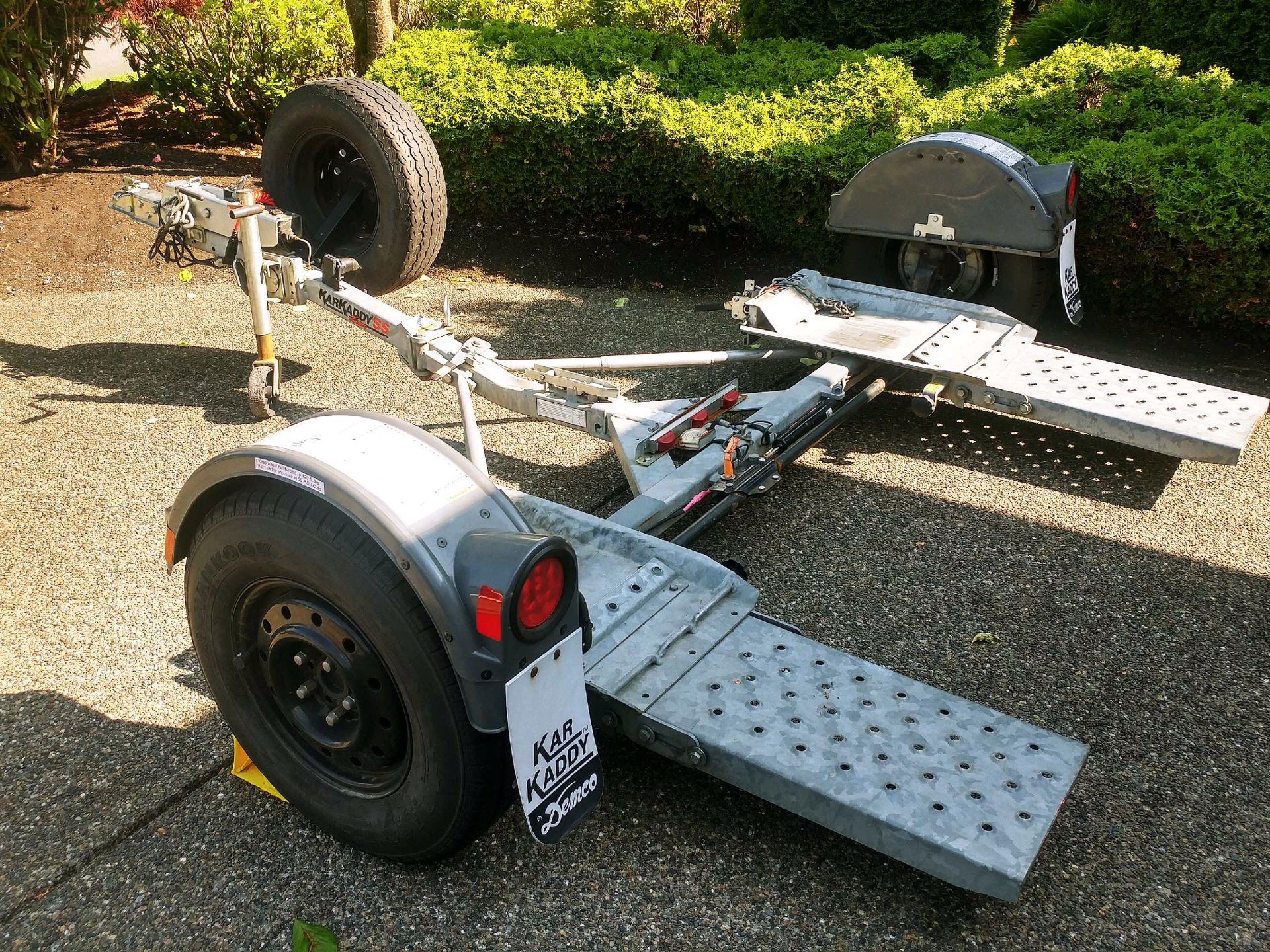 Tow Dolly - Demco Kar Kaddy