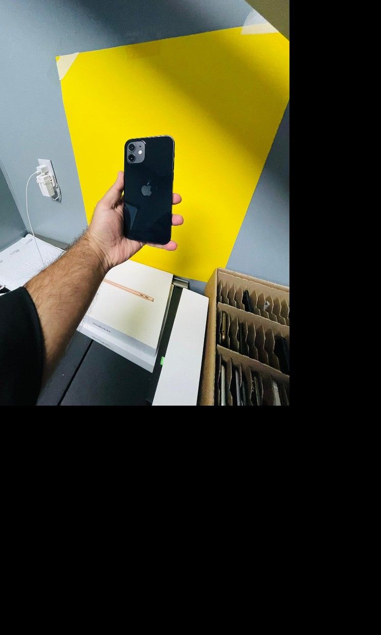iPhone 12 Att Tmobile Metro ( Finance for $70 down amd take home today ) 1 year warranty $750