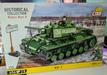 RARE COBI KV-1 Soviet Heavy Tank – Set #2555 – 656 Pieces – RETIRED & FACTORY SEALED!