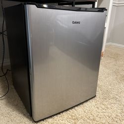 Galanz Mini Fridge 