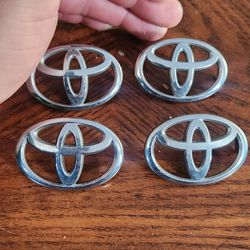 Toyota  Rim Emblems 