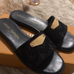 LV Lily Flat Mule black