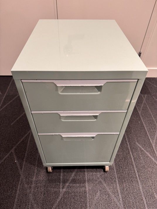 ☆~CB2 METAL 3-DRAWER FILE CABINET ON WHEELS~☆