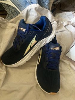 Running shoes