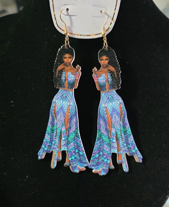 Women African Ebony Model Dangle Pierced Earrings Blue Pattern Dress