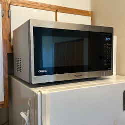 Panasonic 1200W Inverter Microwave