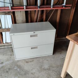 Hon 2 Drawer locking file cabinet