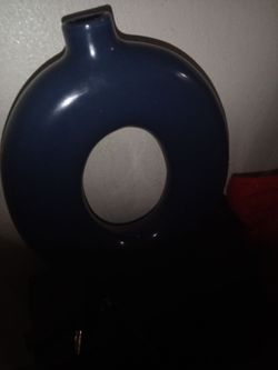 A oval decor vase