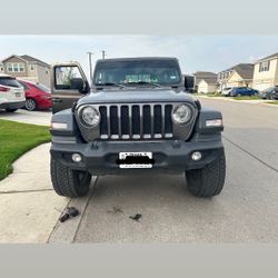 Front Bumper For A 2018 Jeep Wrangler JL