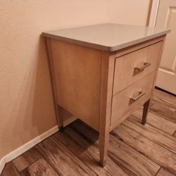 Night Stands High End