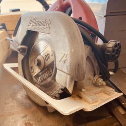 Milwaukee 7 1/4 Circular Saw