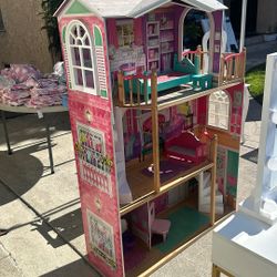 Doll house 