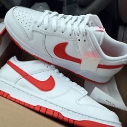 2 pair of men dunks size 9 