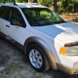 2005 Ford Fesstyle SUV - Runs But NEEDS Work - CHEAP!