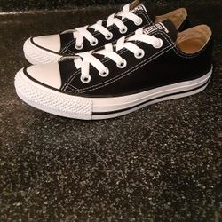 Converse womens 6 Great Condition 