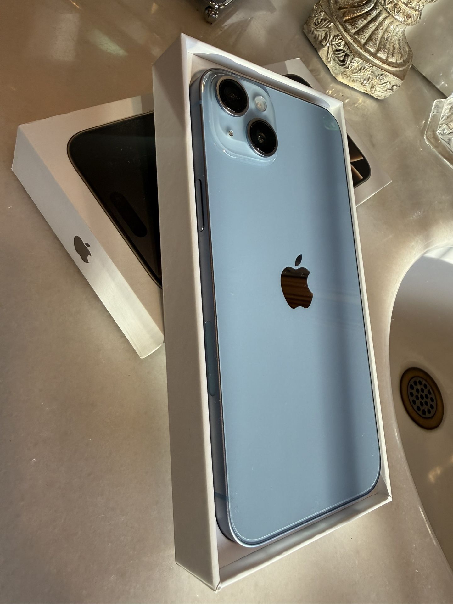 For SALE Apple iPhone 14 Plus 256GB Unlocked Price $550,