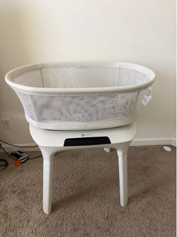 4moms Mamaroo bassinet