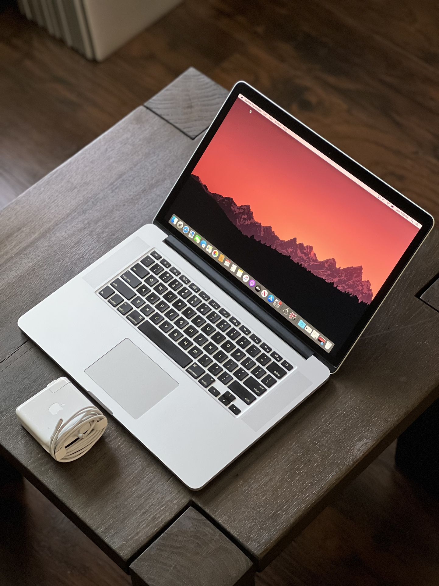 2013 MacBook Pro (15”) 2.3GHz i7 16gb-500gb