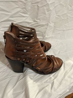 FREEBIRDS by STEVEN CAGED SANDALS